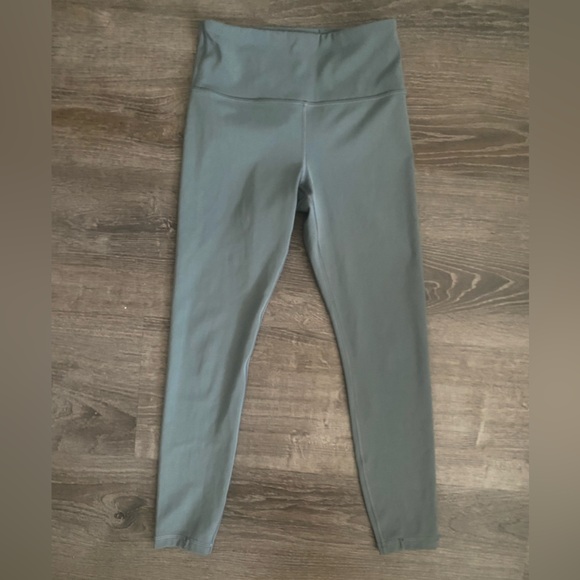 Athleta Elation train size XS/TP crop teal/blue/green - Picture 2 of 5